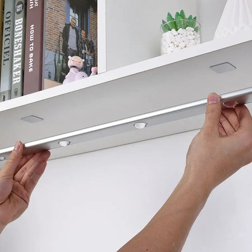 Lampe LED À Détecteur De Mouvement Avec 4 Ampoules Sans Fil Rechargeable