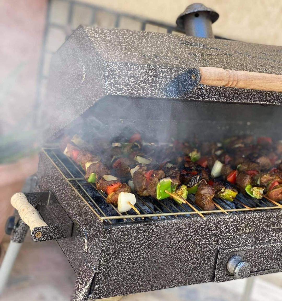 BARBECUE GRAND MODÈLE AVEC COUVERCLE