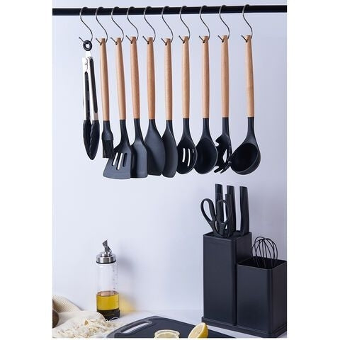 Ensemble D'Ustensiles De Cuisine En Silicone Et Couteaux